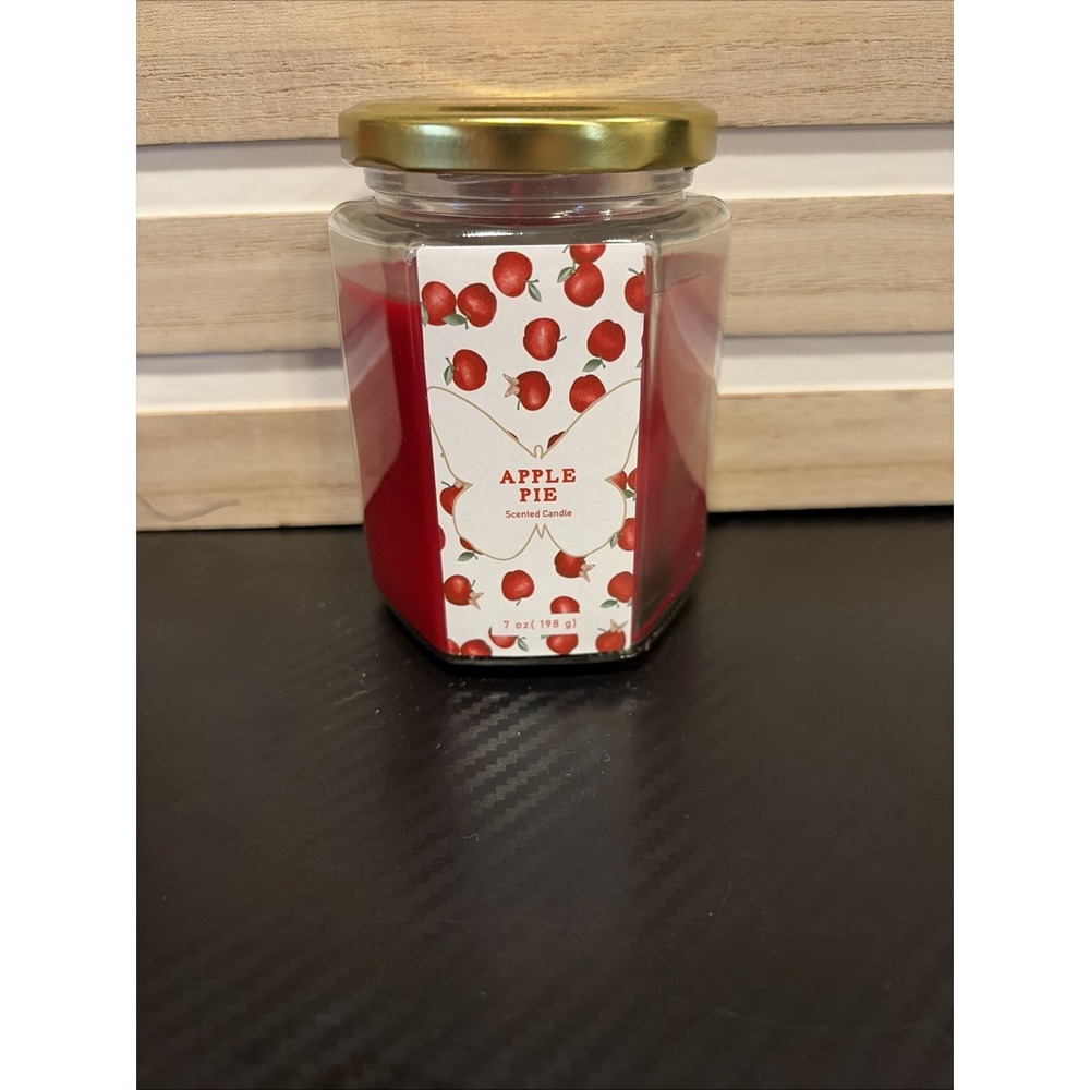 Dolly Parton Dollar General Apple Pie Scented Candle, NEW
